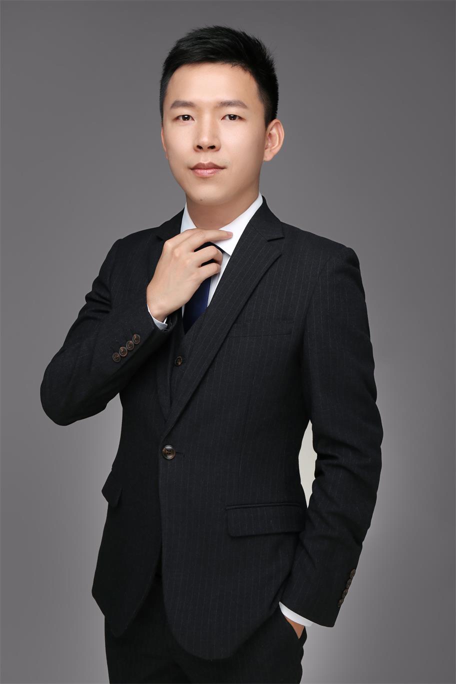 柳璀影 视觉与舞美负责人